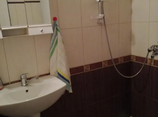 Apartmen *